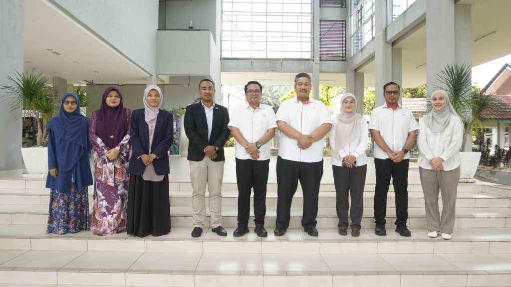 Kunjungan hormat dan perbincangan strategik bersama FGV Holdings Berhad bagi merintis Projek Jaminan Kerjaya merangkap inisiatif 'Harvesting Specialist'.