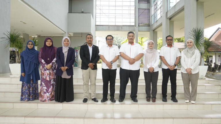 Kunjungan hormat dan perbincangan strategik bersama FGV Holdings Berhad bagi merintis Projek Jaminan Kerjaya merangkap inisiatif 'Harvesting Specialist'.