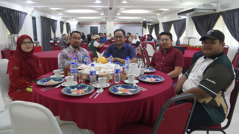 Majlis hi tea alumni kolej risda & ucam