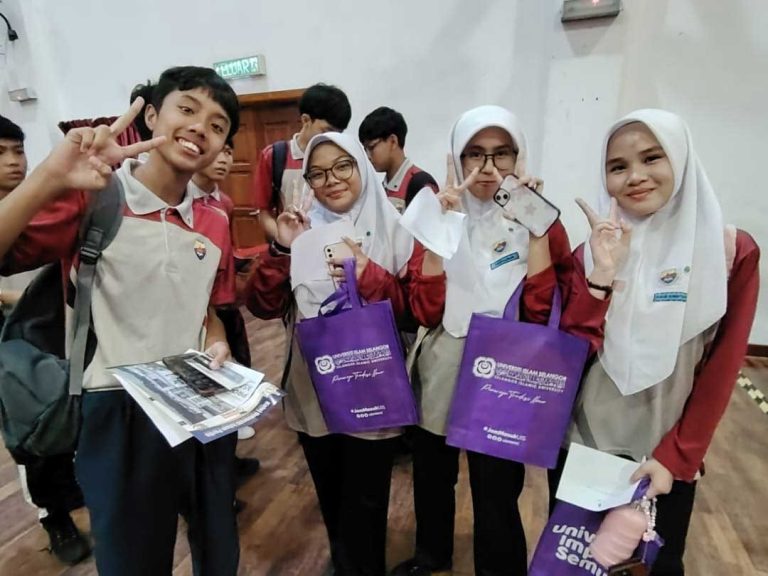 Sekitar karnival pendidikan & kerjaya murid 7