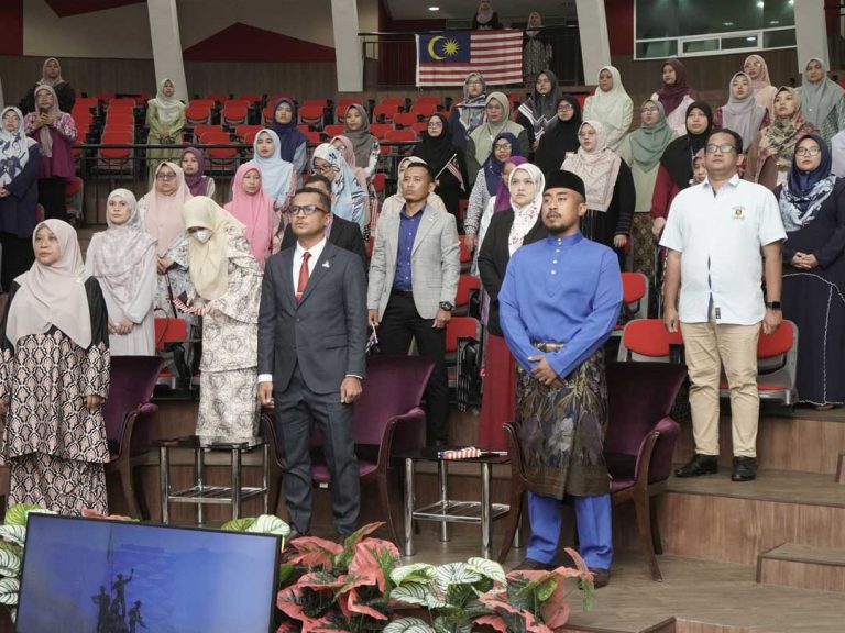 Imbasan majlis perhimpunan kakitangan krucam 3