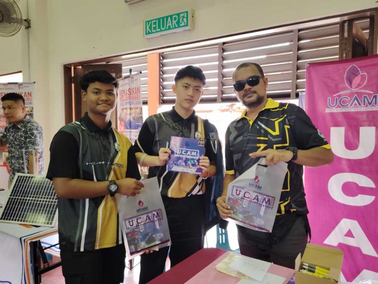 Sekitar pameran industri & kerjaya di smk dang anum 3