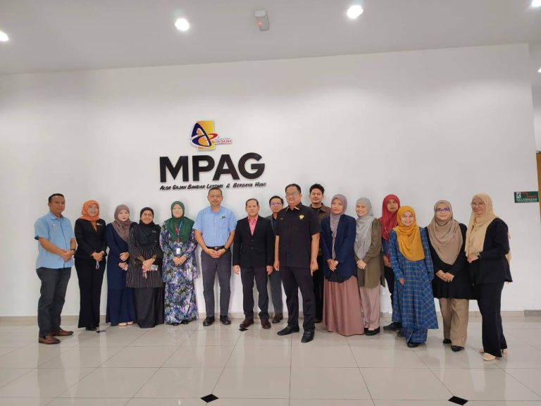 Kunjungan hormat dan perbincangan kerjasama antara delegasi UCAM dan Majlis Perbandaran Alor Gajah (MPAG).