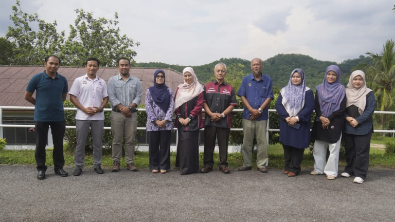 Sesi verifikasi pentauliahan COPTPA bagi program Sijil Kemahiran Malaysia Operasi Pengeluaran Tanaman Tahap 3 di Kolej RISDA Melaka.