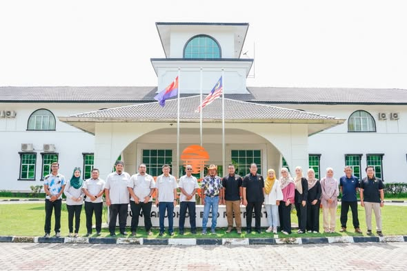 Kunjung Hormat UCAM ke Johor Plantations Group: Membina Jambatan Akademik & Industri
